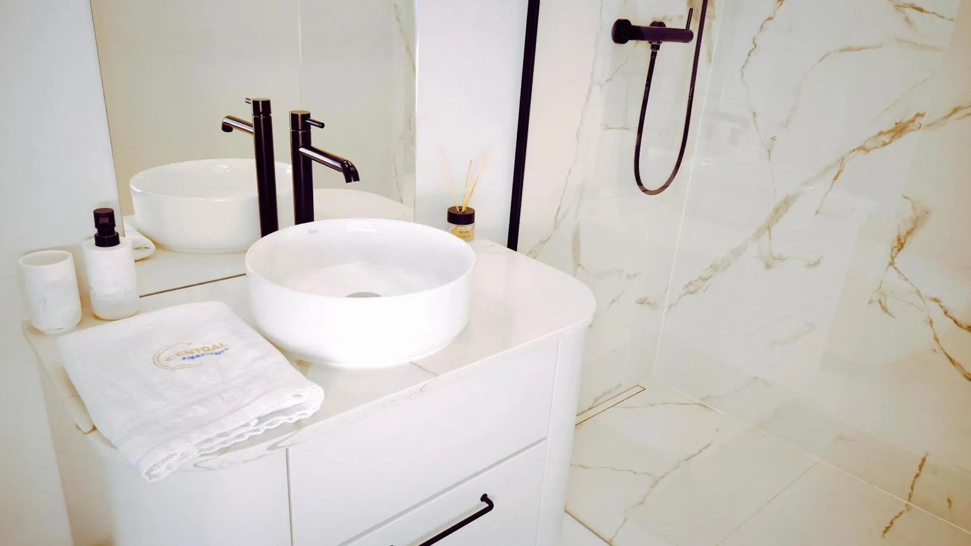 Central Apartments Ogarna 5 格但斯克
