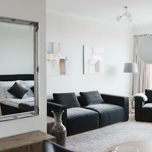 https://luxury-apartments-metro-slodowiec.warsawhotelspoland.com